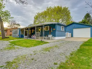 Pet-Friendly Caseville Cottage: Walk to Lake Huron