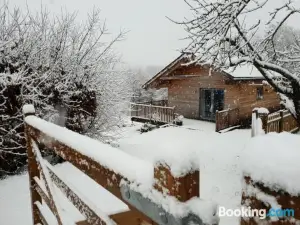 Kingfisher Cabin, Butterwell Farm, Riverside Cabin on 40-Acre Private Estate