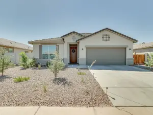 Maricopa Home w/ Yard - 1 Mi to Harrahs Casino!