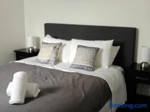 Contemporary New 2-Bedroom Home