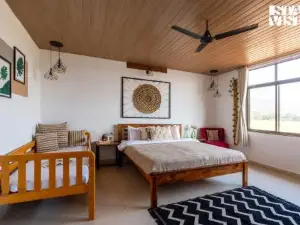 StayVista at Mangifera Agro Estate with Pool, Wi-Fi