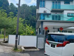 Mr Blue Homestay Dungun