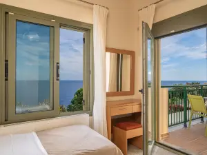 Villa Dinos with swimming pool