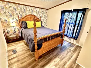 Secluded/Pet-friendly home on 3+ acres, close to downtown Hayward/ATV Trails