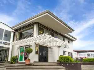 La Riviera Hotel