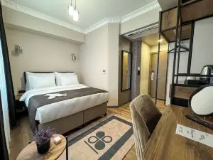 Grand Clover Hotel