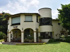 Casa Bugambilia, Un Pequeño Hotel en Tepoztlán
