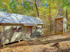 Secluded Tallassee Cabin w/ Fire Pit & Porch!