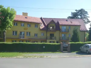 Ośrodek Wypoczynkowy Nad Stawem - Vis a Vis Parku Zdrojowego z tężnią solankową