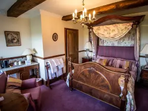 Domvilles Farm Self Catering Courtyard Stable