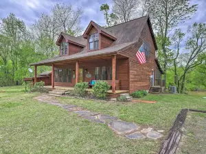 Updated Cabin on White River by Boat Landing!
