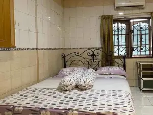 OYO 93502 Homestay Pakmuklis Syariah 2 Near Taman Mini Lhokseumawe