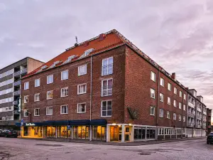 Hotel Amadeus by First