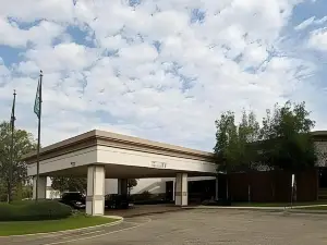 Holiday Inn & Suites Lafayette North