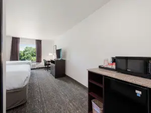 Cobblestone Hotel & Suites-Bellefontaine