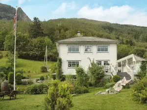 person holiday home in Syvde