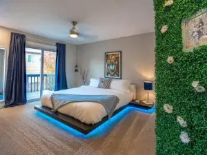 2 King Beds / Hot Tub / BBQ / Hiking / Fire Pit