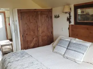 Cozy space located in the heart of the Bitterroot mountains