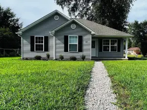 Windy Hill Town House.Your family will be close to everything.