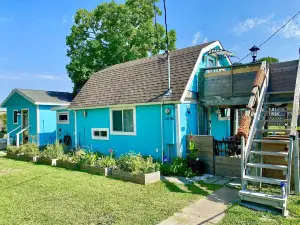 Pet-Friendly Accommodations Near Water and Restaurants.