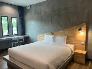 Baan Thamthong Lamnarai Resort