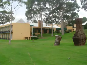 Lakeside Hotel and Conference Centre