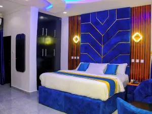 DEKINGS LUXURY AND SUITES