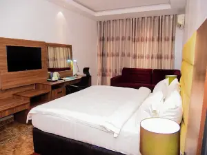Tozak Hotel