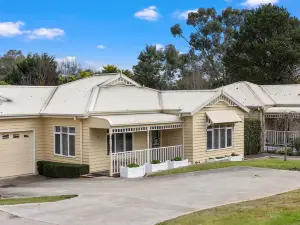 Yarra Gables