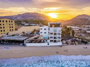 Cabo Break Hotel