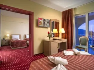 Angelika Pallas Hotel