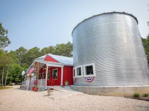 Hermann Grain Bins BNB