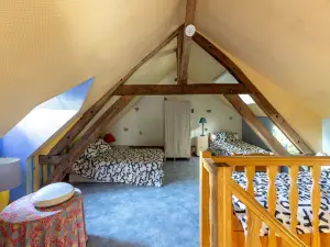 Country House near Parc du Morvan with Pool