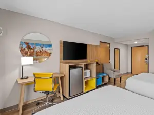 เดย์สอินน์ บายวินด์แฮม เอมส์