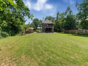 Lush Holiday Home with a Private Hot Tub