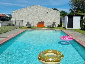 Aztec Motel
