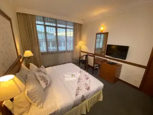 Grand City Hotel