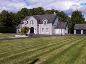 Luxurious 4Bd Family Retreat in Magherafelt