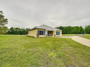 Family-Friendly Russell Springs Home w/ Game Room!