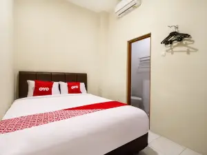RedDoorz Near BG Junction Surabaya