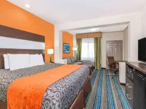 Days Inn & Suites by Wyndham Katy