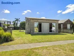 The Weekender - Omaha Holiday Home