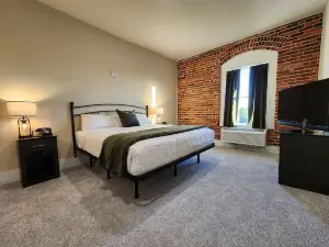 Historic Griffin Hotel