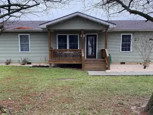 Country Setting in Kentucky. Near lakes for fishing and relaxing.
