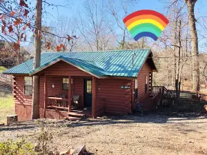 Once a Part of the Beloved Shady Oak Lodge - Cabin 2, 4 beds w/ Boat Ramp