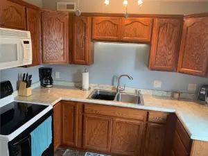 Beautiful Fully Furnished 2 Bedroom House & Garage