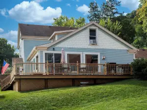 Big River Escape Grandview Manse