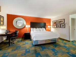 La Quinta Inn & Suites by Wyndham Mansfield Oh