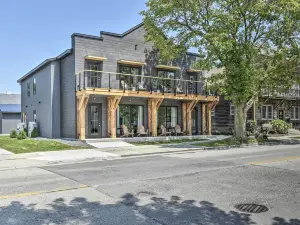 Elkhart Lake Townhome - 20 Mi to Sheboygan!