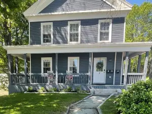 New England Charm & Easy City Access Charming Apt in Leicester